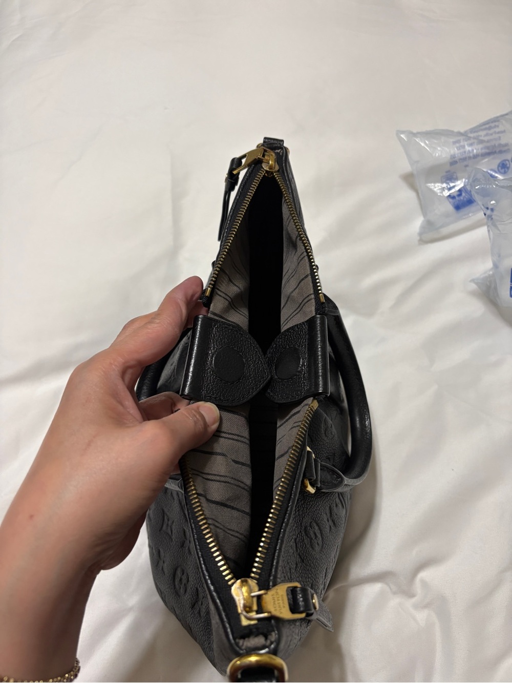 Louis Vuitton Mazarine Black Leather Handbag - Picture 14 of 16